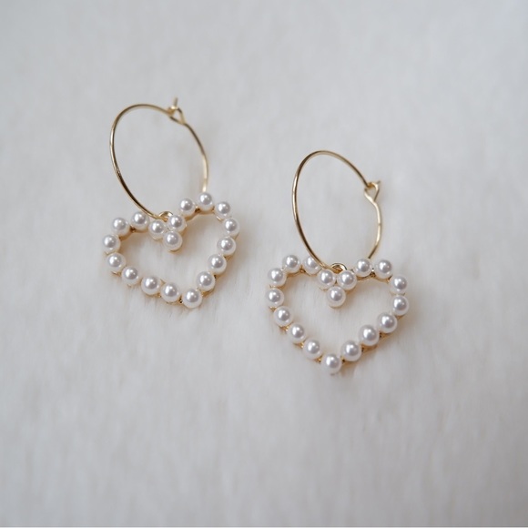 Alexa Heart Pearl Earrings - Picture 3 of 3